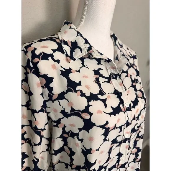 Skies are Blue Floral Navy White Blouse Medium - Picture 5 of 6